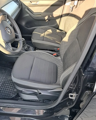 Skoda Fabia cena 27900 przebieg: 243332, rok produkcji 2019 z Poznań małe 56